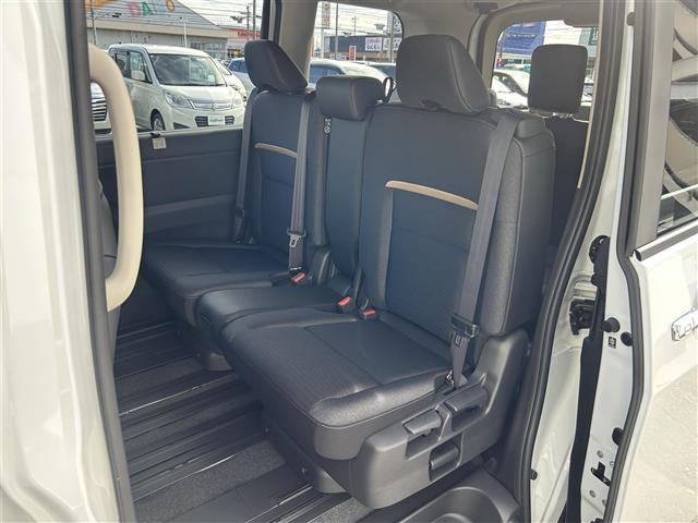 セレナ e-パワー ハイウェイスターV 12.3型NissanConnectナビ/FM/AM/フルセグTV/Bluetooth/ETC2.0/前後ドラレコ/プロパイロット/アラウンドビューモニター/ワイヤレス充電/追従クルコン/純正16AW(25枚目)