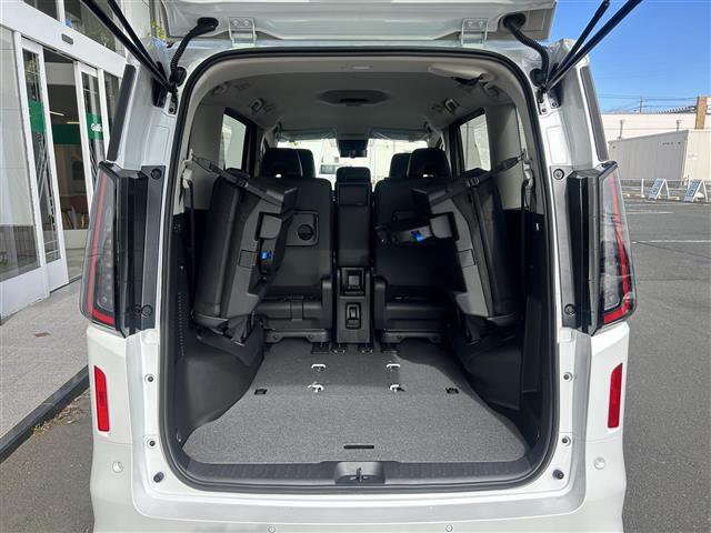 セレナ e-パワー ハイウェイスターV 12.3型NissanConnectナビ/FM/AM/フルセグTV/Bluetooth/ETC2.0/前後ドラレコ/プロパイロット/アラウンドビューモニター/ワイヤレス充電/追従クルコン/純正16AW(29枚目)