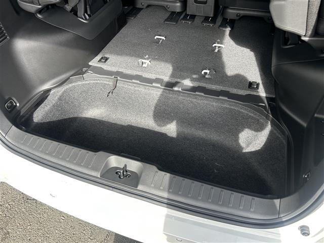 セレナ e-パワー ハイウェイスターV 12.3型NissanConnectナビ/FM/AM/フルセグTV/Bluetooth/ETC2.0/前後ドラレコ/プロパイロット/アラウンドビューモニター/ワイヤレス充電/追従クルコン/純正16AW(31枚目)