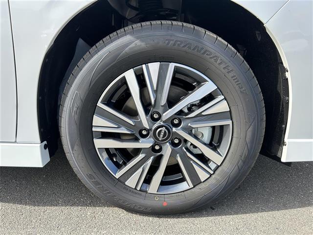 セレナ e-パワー ハイウェイスターV 12.3型NissanConnectナビ/FM/AM/フルセグTV/Bluetooth/ETC2.0/前後ドラレコ/プロパイロット/アラウンドビューモニター/ワイヤレス充電/追従クルコン/純正16AW(42枚目)