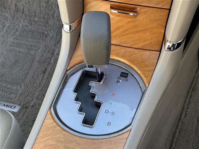 買取実績Ｎｏ，１※のガリバーだからこそできる高価買取！※２０２０年１月　（株）日本能率協会総合研究所調べ（国内中古車買取市場の大手買取専門業者を対象とした「中古自動車買取台数Ｎｏ．１調査」より）