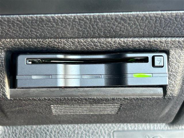 ＷＲＸ ＳＴＩ ＳＴＩ　タイプＳ　禁煙車／大型リアスポイラー／ＳＤナビ／ビルシュタインダンパー／ＳＴＩリップスポイラー／ＬＥＤヘッドライト／ｂｒｅｍｂｏ製［ｓｔｉ」ロゴキャリパー／アプライドＢ型／ツインスクロールターボ／ＬＥＤライナー（9枚目）