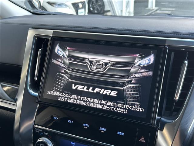 ヴェルファイア ２．５Ｚ　Ｇエディション　純正ナビ／７人乗り／両側電動スライドドア／クルーズコントロール／後席モニター／ＥＴＣ／電動リアゲート／ハンドルヒーター／ＬＥＤヘッドライト／オートライト／オートハイビーム／メモリーシート／純正１８ＡＷ（2枚目）