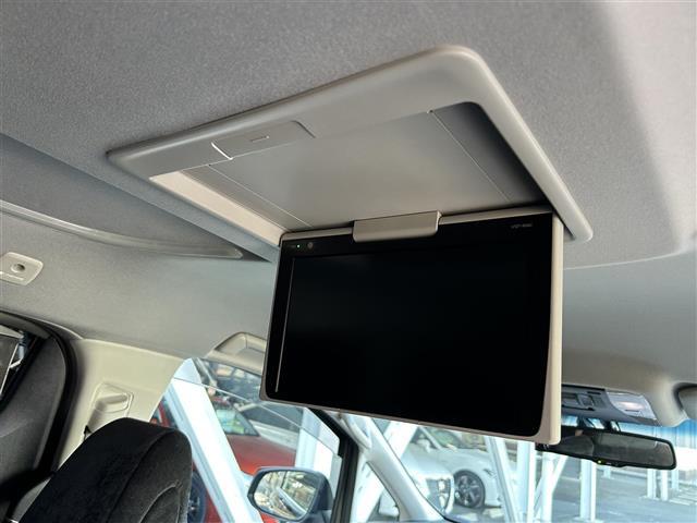 ヴェルファイア ２．５Ｚ　Ｇエディション　純正ナビ／７人乗り／両側電動スライドドア／クルーズコントロール／後席モニター／ＥＴＣ／電動リアゲート／ハンドルヒーター／ＬＥＤヘッドライト／オートライト／オートハイビーム／メモリーシート／純正１８ＡＷ（8枚目）