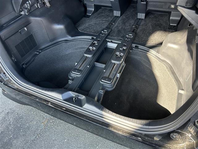 ヴェルファイア ２．５Ｚ　Ｇエディション　純正ナビ／７人乗り／両側電動スライドドア／クルーズコントロール／後席モニター／ＥＴＣ／電動リアゲート／ハンドルヒーター／ＬＥＤヘッドライト／オートライト／オートハイビーム／メモリーシート／純正１８ＡＷ（30枚目）