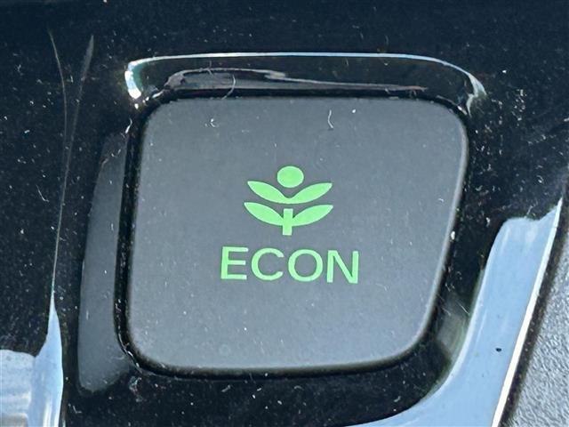 フリードハイブリッド ハイブリッド・Gホンダセンシング 7人乗り/純正7型ナビ/フルセグTV/CD/DVD/Bluetooth/バックカメラ/ETC車載器/両側電動スライド/追従クルーズコントロール/オートライト/LEDヘッドライト/前後コーナーセンサー/(9枚目)