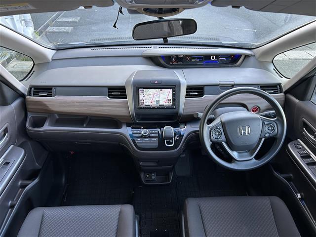 フリードハイブリッド ハイブリッド・Gホンダセンシング 7人乗り/純正7型ナビ/フルセグTV/CD/DVD/Bluetooth/バックカメラ/ETC車載器/両側電動スライド/追従クルーズコントロール/オートライト/LEDヘッドライト/前後コーナーセンサー/(12枚目)