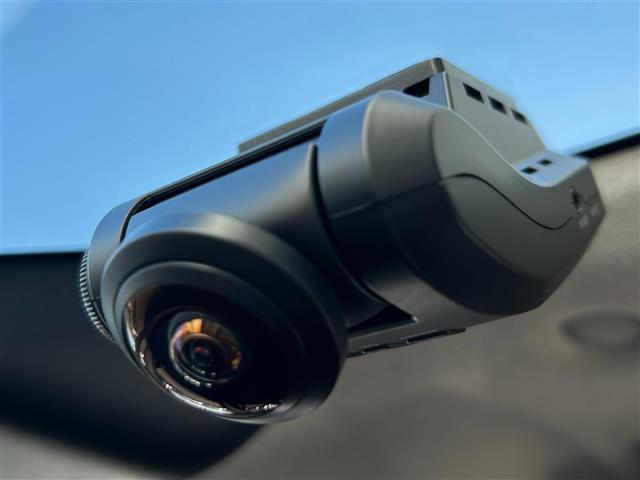 ルーミー カスタムＧ　純正９インチディスプレイオーディオ／Ｂｌｕｅｔｏｏｔｈ／フルセグ／ＡｐｐｌｅＣａｒＰｌａｙ／ＡｎｄｒｏｉｄＡｕｔｏ／追従クルコン／全周囲カメラ／ＥＴＣ／前後ドラレコ／両側電動スライド／オートハイビーム（13枚目）