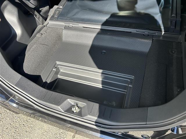 ルーミー カスタムＧ　純正９インチディスプレイオーディオ／Ｂｌｕｅｔｏｏｔｈ／フルセグ／ＡｐｐｌｅＣａｒＰｌａｙ／ＡｎｄｒｏｉｄＡｕｔｏ／追従クルコン／全周囲カメラ／ＥＴＣ／前後ドラレコ／両側電動スライド／オートハイビーム（31枚目）