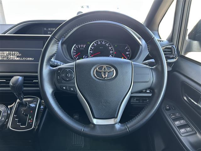 ヴォクシー ＺＳ　煌ＩＩ　７人乗り／純正１０型ナビ／ＦＭ／ＡＭ／ＣＤ／ＤＶＤ／ＳＤ／Ｂｌｕｅｔｏｏｔｈ／後席モニター／両側電動スライドドア／ビルトインＥＴＣ２．０／ドラレコ／オートライト／オートハイビーム／ＬＥＤヘッドライト／（13枚目）
