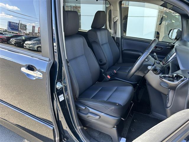 ヴォクシー ＺＳ　煌ＩＩ　７人乗り／純正１０型ナビ／ＦＭ／ＡＭ／ＣＤ／ＤＶＤ／ＳＤ／Ｂｌｕｅｔｏｏｔｈ／後席モニター／両側電動スライドドア／ビルトインＥＴＣ２．０／ドラレコ／オートライト／オートハイビーム／ＬＥＤヘッドライト／（19枚目）