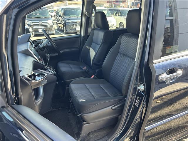 ヴォクシー ＺＳ　煌ＩＩ　７人乗り／純正１０型ナビ／ＦＭ／ＡＭ／ＣＤ／ＤＶＤ／ＳＤ／Ｂｌｕｅｔｏｏｔｈ／後席モニター／両側電動スライドドア／ビルトインＥＴＣ２．０／ドラレコ／オートライト／オートハイビーム／ＬＥＤヘッドライト／（20枚目）