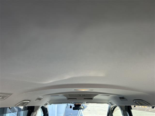 ヴォクシー ＺＳ　煌ＩＩ　７人乗り／純正１０型ナビ／ＦＭ／ＡＭ／ＣＤ／ＤＶＤ／ＳＤ／Ｂｌｕｅｔｏｏｔｈ／後席モニター／両側電動スライドドア／ビルトインＥＴＣ２．０／ドラレコ／オートライト／オートハイビーム／ＬＥＤヘッドライト／（25枚目）