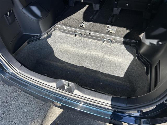 ヴォクシー ＺＳ　煌ＩＩ　７人乗り／純正１０型ナビ／ＦＭ／ＡＭ／ＣＤ／ＤＶＤ／ＳＤ／Ｂｌｕｅｔｏｏｔｈ／後席モニター／両側電動スライドドア／ビルトインＥＴＣ２．０／ドラレコ／オートライト／オートハイビーム／ＬＥＤヘッドライト／（29枚目）