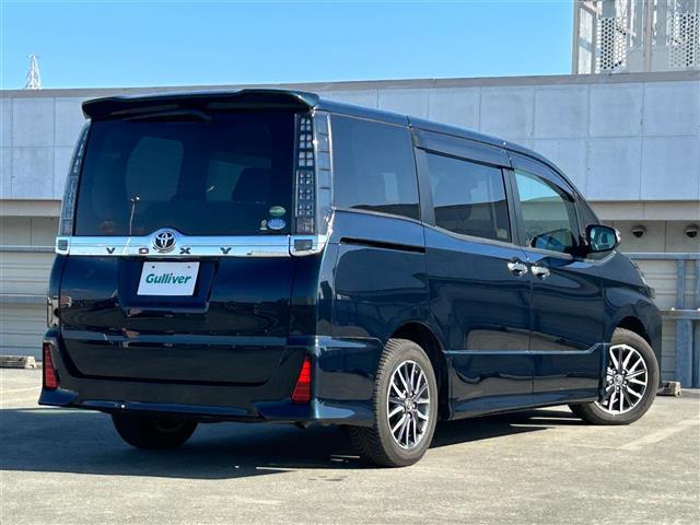ヴォクシー ＺＳ　煌ＩＩ　７人乗り／純正１０型ナビ／ＦＭ／ＡＭ／ＣＤ／ＤＶＤ／ＳＤ／Ｂｌｕｅｔｏｏｔｈ／後席モニター／両側電動スライドドア／ビルトインＥＴＣ２．０／ドラレコ／オートライト／オートハイビーム／ＬＥＤヘッドライト／（35枚目）
