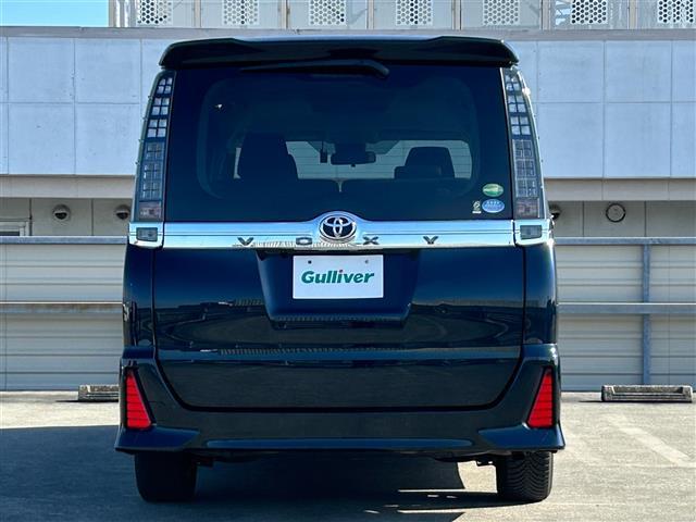 ヴォクシー ＺＳ　煌ＩＩ　７人乗り／純正１０型ナビ／ＦＭ／ＡＭ／ＣＤ／ＤＶＤ／ＳＤ／Ｂｌｕｅｔｏｏｔｈ／後席モニター／両側電動スライドドア／ビルトインＥＴＣ２．０／ドラレコ／オートライト／オートハイビーム／ＬＥＤヘッドライト／（36枚目）