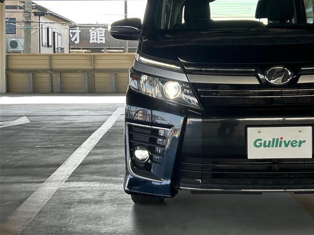 ヴォクシー ＺＳ　煌ＩＩ　７人乗り／純正１０型ナビ／ＦＭ／ＡＭ／ＣＤ／ＤＶＤ／ＳＤ／Ｂｌｕｅｔｏｏｔｈ／後席モニター／両側電動スライドドア／ビルトインＥＴＣ２．０／ドラレコ／オートライト／オートハイビーム／ＬＥＤヘッドライト／（40枚目）