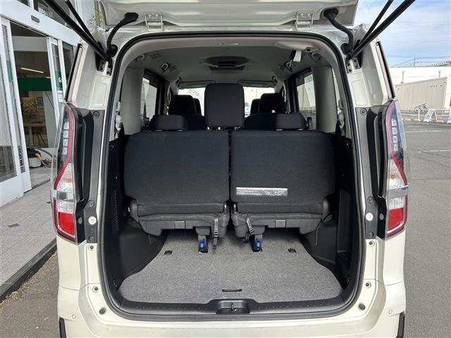 セレナ e-パワー ハイウェイスターV プロパイロット/純正10型ナビ/CD/DVD/ブルーレイ/Bluetooth/フルセグTV/両側電動スライドドア/フリップダウンモニター/追従クルコン/ビルトインETC/全周囲カメラ/オートハイビーム(25枚目)