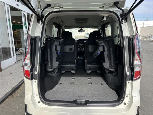 セレナ e-パワー ハイウェイスターV プロパイロット/純正10型ナビ/CD/DVD/ブルーレイ/Bluetooth/フルセグTV/両側電動スライドドア/フリップダウンモニター/追従クルコン/ビルトインETC/全周囲カメラ/オートハイビーム(26枚目)