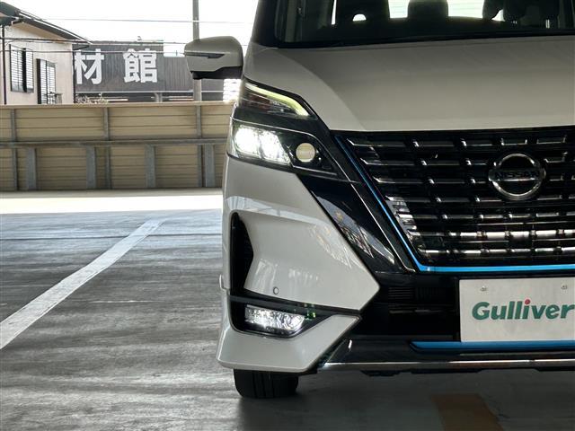 セレナ e-パワー ハイウェイスターV プロパイロット/純正10型ナビ/CD/DVD/ブルーレイ/Bluetooth/フルセグTV/両側電動スライドドア/フリップダウンモニター/追従クルコン/ビルトインETC/全周囲カメラ/オートハイビーム(40枚目)