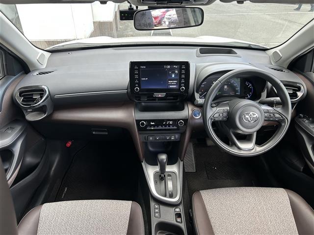 ヤリスクロス ハイブリッドZ 純正ディスプレイオーディオ フルセグ トヨタセーフティセンス マルチビューモニター ブラインドスポットモニター ハーフレザーシート シートヒーター パワーシート LEDヘッドライト フォグライト(2枚目)