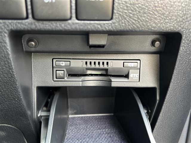 アルファード 2.5S Cパッケージ サンルーフ/純正ナビ/フルセグ/バックモニター/ETC/両側パワースライドドア/トヨタセーフティセンス/コーナーセンサー前後/ドライブレコーダー前後/LEDヘッドライト/レザーシート/パワーシート前席(17枚目)