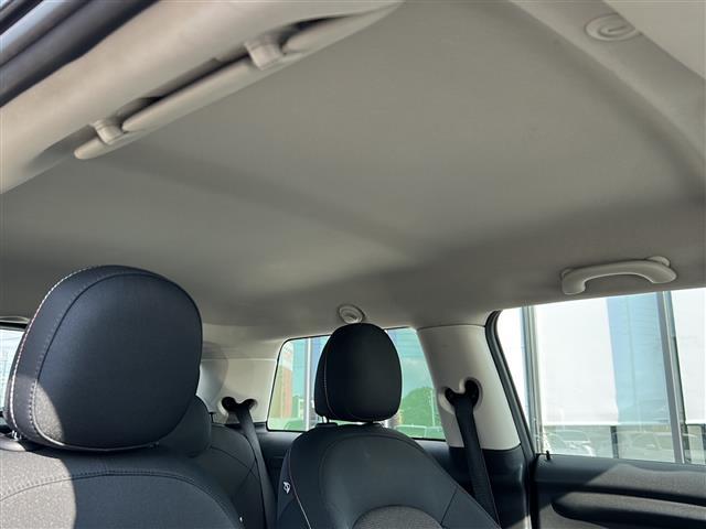 ＭＩＮＩ クーパー　純正ナビ／バックカメラ／ツートンカラー／レーダー探知機／ＭＴモード付ＡＴ／ＵＳＢ入力端子／Ｂｌｕｅｔｏｏｔｈ接続／ドライブレコーダー／純正アルミホイール／社外フロアマット／オートエアコン／スマートキー（22枚目）