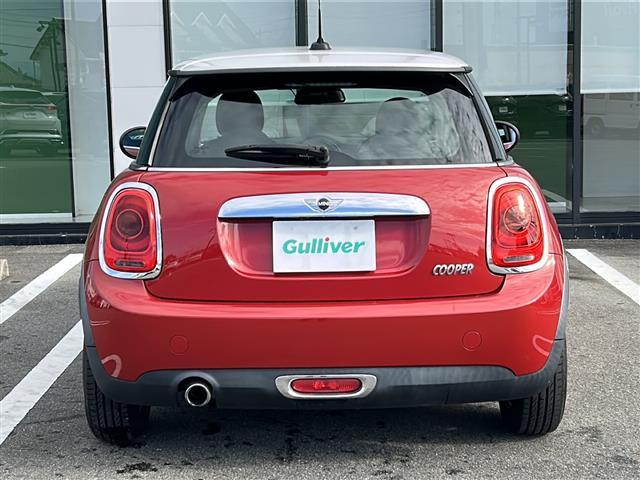 ＭＩＮＩ クーパー　純正ナビ／バックカメラ／ツートンカラー／レーダー探知機／ＭＴモード付ＡＴ／ＵＳＢ入力端子／Ｂｌｕｅｔｏｏｔｈ接続／ドライブレコーダー／純正アルミホイール／社外フロアマット／オートエアコン／スマートキー（34枚目）