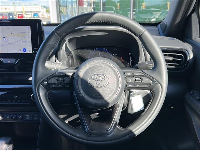 ヤリスクロス ハイブリッドZ 禁煙車/純正ディスプレイオーディオ/バックモニター/レーダークルーズコントロール/ステアリングヒーター/シートヒーター/ハーフレザーシート/前後コーナーセンサー/ビルトインETC/レーンキープアシスト(2枚目)