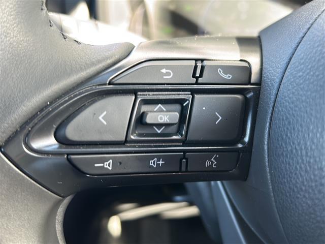 ヤリスクロス ハイブリッドZ 禁煙車/純正ディスプレイオーディオ/バックモニター/レーダークルーズコントロール/ステアリングヒーター/シートヒーター/ハーフレザーシート/前後コーナーセンサー/ビルトインETC/レーンキープアシスト(3枚目)