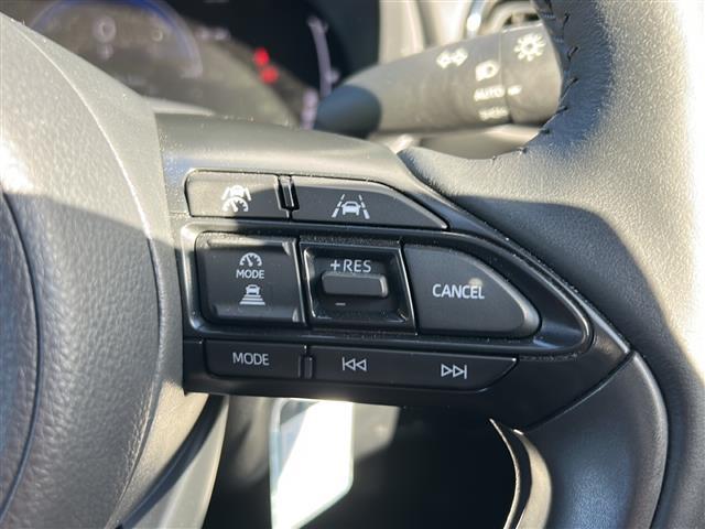 ヤリスクロス ハイブリッドZ 禁煙車/純正ディスプレイオーディオ/バックモニター/レーダークルーズコントロール/ステアリングヒーター/シートヒーター/ハーフレザーシート/前後コーナーセンサー/ビルトインETC/レーンキープアシスト(4枚目)