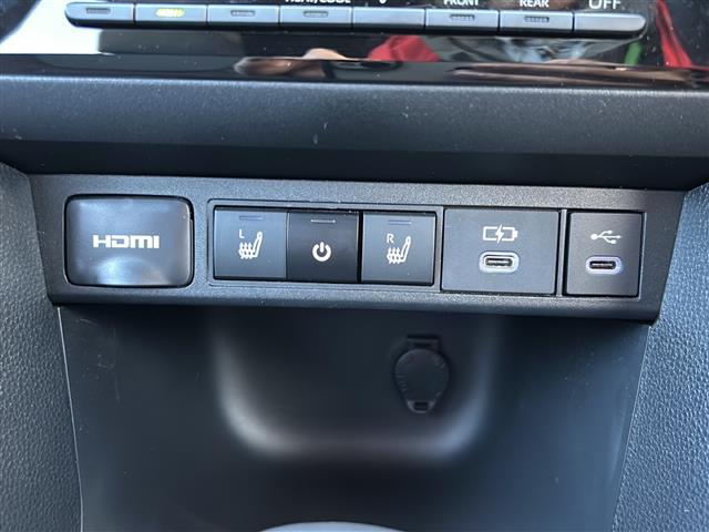 ヤリスクロス ハイブリッドZ 禁煙車/純正ディスプレイオーディオ/バックモニター/レーダークルーズコントロール/ステアリングヒーター/シートヒーター/ハーフレザーシート/前後コーナーセンサー/ビルトインETC/レーンキープアシスト(13枚目)