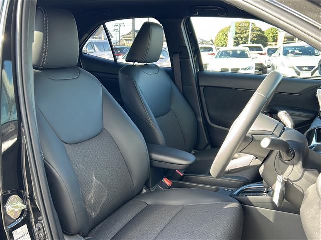 ヤリスクロス ハイブリッドZ 禁煙車/純正ディスプレイオーディオ/バックモニター/レーダークルーズコントロール/ステアリングヒーター/シートヒーター/ハーフレザーシート/前後コーナーセンサー/ビルトインETC/レーンキープアシスト(23枚目)