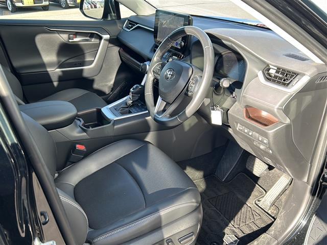 RAV4 G 禁煙車/純正マルチメディア/デジタルインナーミラー/バックカメラ/フルセグテレビ/前後コーナーセンサー/レーンキープアシスト/レーダークルーズコントロール/コンビネーションシート/ステアリングヒーター(23枚目)