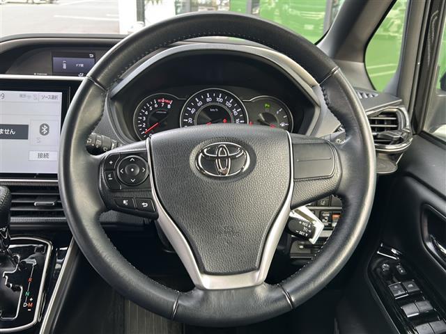 ヴォクシー ZS 煌III 純正9インチナビ/フルセグTV/バックカメラ/クルーズコントロール/両側パワースライドドア/コーナーセンサー/プッシュスタート/レーンキープアシスト/LEDヘッドライト/オートライト/禁煙車/ETC(5枚目)