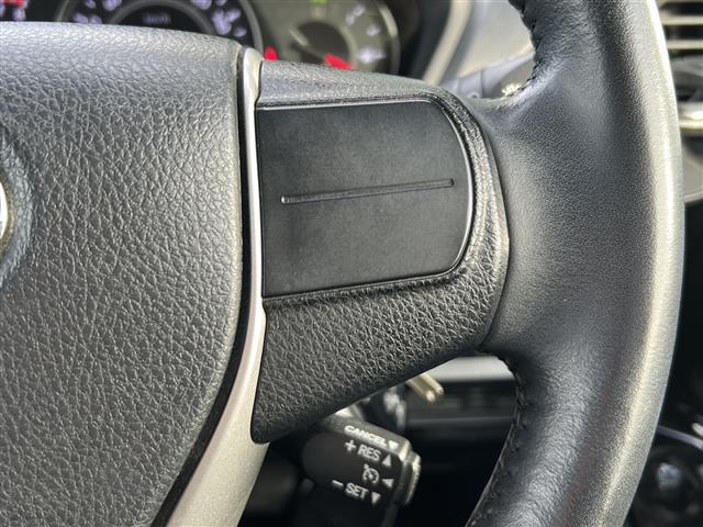 ヴォクシー ZS 煌III 純正9インチナビ/フルセグTV/バックカメラ/クルーズコントロール/両側パワースライドドア/コーナーセンサー/プッシュスタート/レーンキープアシスト/LEDヘッドライト/オートライト/禁煙車/ETC(7枚目)