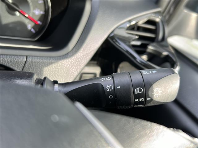 ヴォクシー ZS 煌III 純正9インチナビ/フルセグTV/バックカメラ/クルーズコントロール/両側パワースライドドア/コーナーセンサー/プッシュスタート/レーンキープアシスト/LEDヘッドライト/オートライト/禁煙車/ETC(9枚目)