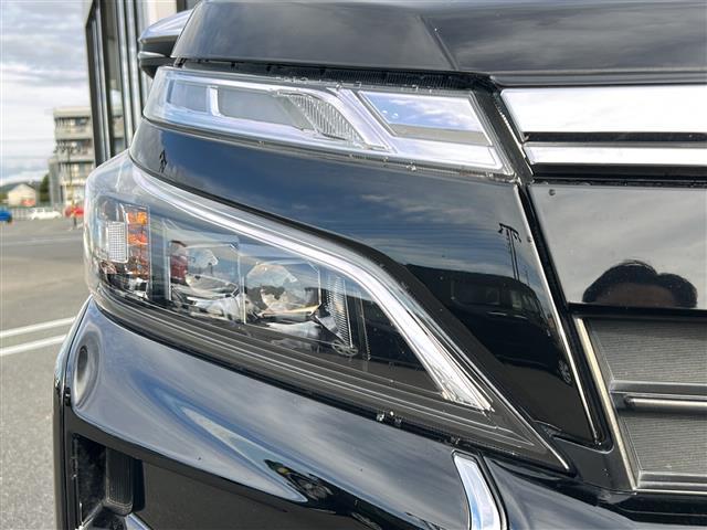 ヴォクシー ZS 煌III 純正9インチナビ/フルセグTV/バックカメラ/クルーズコントロール/両側パワースライドドア/コーナーセンサー/プッシュスタート/レーンキープアシスト/LEDヘッドライト/オートライト/禁煙車/ETC(28枚目)