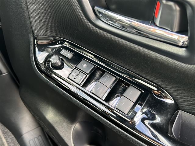 ヴォクシー ZS 煌II 純正ナビ/12.1インチフリップダウンモニター/バックカメラ/フルセグテレビ/トヨタセーフティーセンス/レーダークルーズコントロール/ビルトインETC/両側パワースライドドア/前後コーナーセンサー/(8枚目)