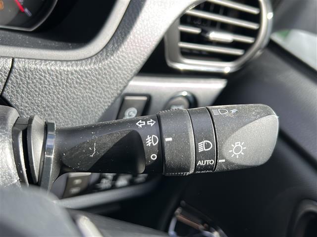 ヴォクシー ZS 煌II 純正ナビ/12.1インチフリップダウンモニター/バックカメラ/フルセグテレビ/トヨタセーフティーセンス/レーダークルーズコントロール/ビルトインETC/両側パワースライドドア/前後コーナーセンサー/(16枚目)