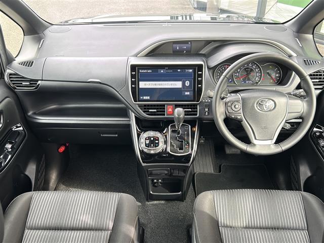 ヴォクシー ZS 煌II 純正ナビ/12.1インチフリップダウンモニター/バックカメラ/フルセグテレビ/トヨタセーフティーセンス/レーダークルーズコントロール/ビルトインETC/両側パワースライドドア/前後コーナーセンサー/(42枚目)