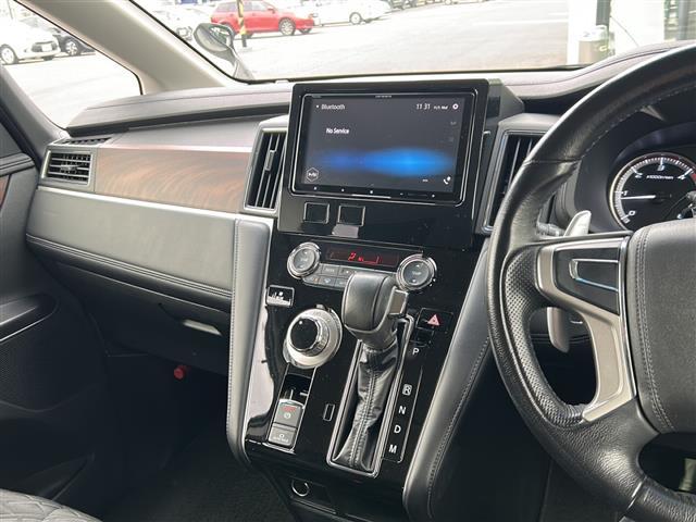 デリカD:5 G パワーパッケージ 社外9インチナビ/フルセグ/パドルシフト/ディーゼルターボ/ドアバイザー/ETC/禁煙車/シートヒーター/エアシート/両側パワースライドドア/パワーシート/4WD/スマートキー/プッシュスタート SD(7枚目)