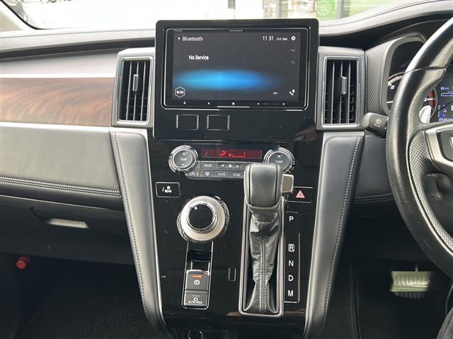 デリカD:5 G パワーパッケージ 社外9インチナビ/フルセグ/パドルシフト/ディーゼルターボ/ドアバイザー/ETC/禁煙車/シートヒーター/エアシート/両側パワースライドドア/パワーシート/4WD/スマートキー/プッシュスタート SD(8枚目)