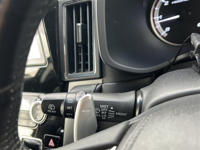 デリカD:5 G パワーパッケージ 社外9インチナビ/フルセグ/パドルシフト/ディーゼルターボ/ドアバイザー/ETC/禁煙車/シートヒーター/エアシート/両側パワースライドドア/パワーシート/4WD/スマートキー/プッシュスタート SD(15枚目)