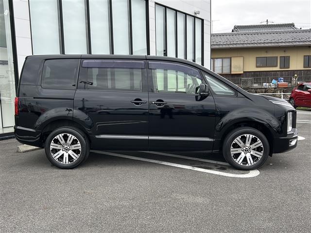 デリカD:5 G パワーパッケージ 社外9インチナビ/フルセグ/パドルシフト/ディーゼルターボ/ドアバイザー/ETC/禁煙車/シートヒーター/エアシート/両側パワースライドドア/パワーシート/4WD/スマートキー/プッシュスタート SD(23枚目)