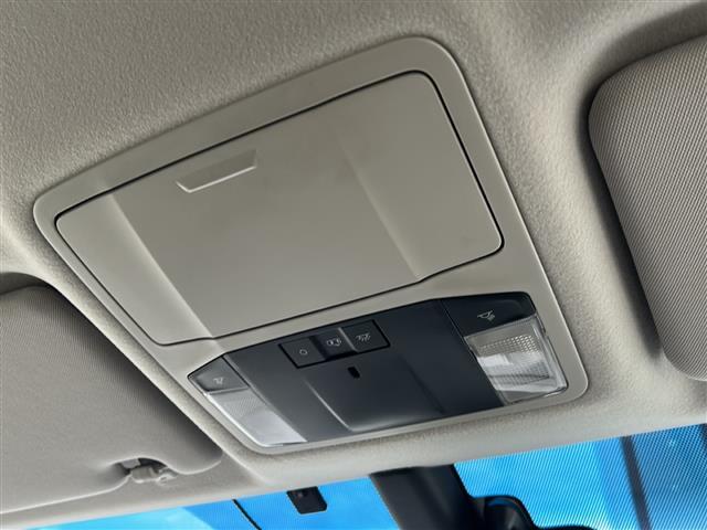 デリカD:5 G パワーパッケージ 社外9インチナビ/フルセグ/パドルシフト/ディーゼルターボ/ドアバイザー/ETC/禁煙車/シートヒーター/エアシート/両側パワースライドドア/パワーシート/4WD/スマートキー/プッシュスタート SD(38枚目)