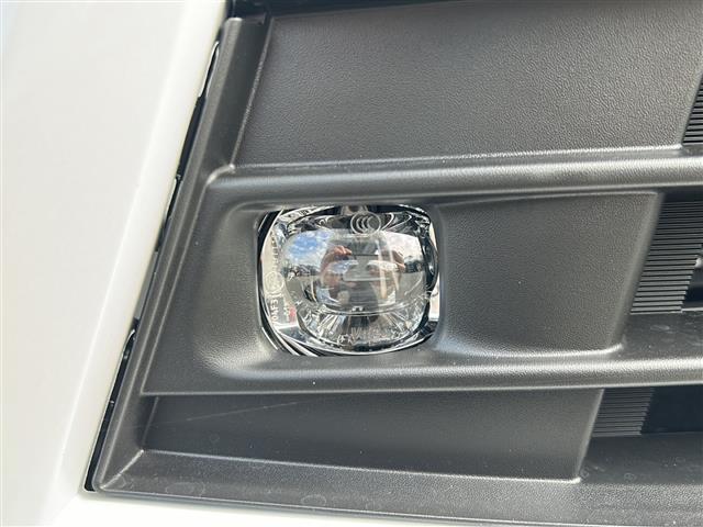 セレナ e-パワー ハイウェイスターV 後席モニター/全方位カメラ/フルセグTV/純正ディスプレイオーディオ/両側パワースライドドア/クルーズコントロール/レーンキープアシスト/コーナーセンサー/純正アルミホイール/ハーフレザーシート(29枚目)