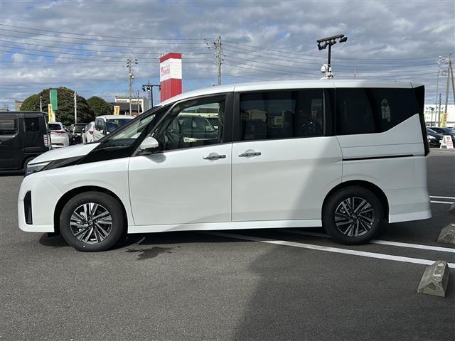 セレナ e-パワー ハイウェイスターV 後席モニター/全方位カメラ/フルセグTV/純正ディスプレイオーディオ/両側パワースライドドア/クルーズコントロール/レーンキープアシスト/コーナーセンサー/純正アルミホイール/ハーフレザーシート(35枚目)