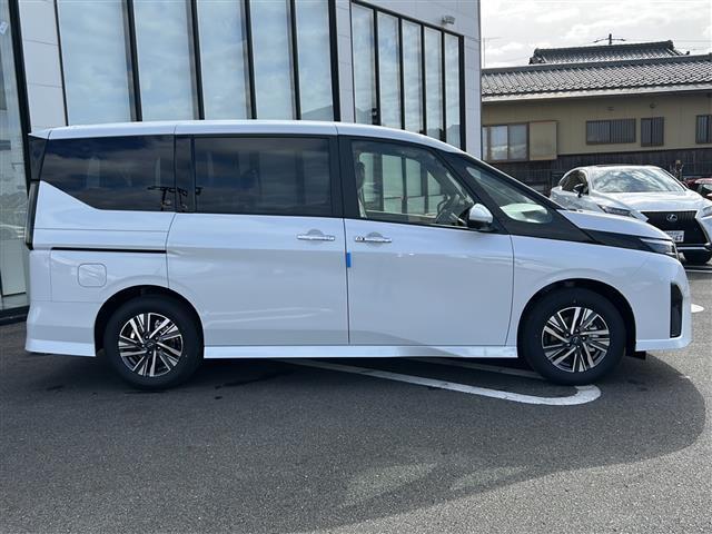 セレナ e-パワー ハイウェイスターV 後席モニター/全方位カメラ/フルセグTV/純正ディスプレイオーディオ/両側パワースライドドア/クルーズコントロール/レーンキープアシスト/コーナーセンサー/純正アルミホイール/ハーフレザーシート(37枚目)