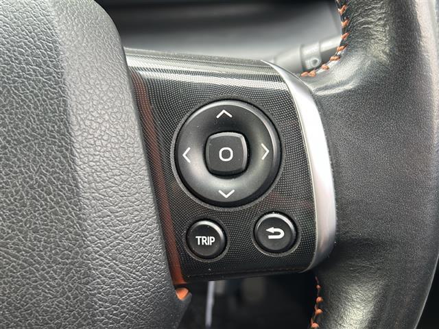 シエンタ G クエロ 純正7インチナビ/バックモニター/フルセグテレビ/両側パワースライドドア/トヨタセーフティセンス/社外アルミホイール/純正フロアマット/LEDヘッドライト/ハーフレザーシート/オレンジステッチ/ETC(12枚目)